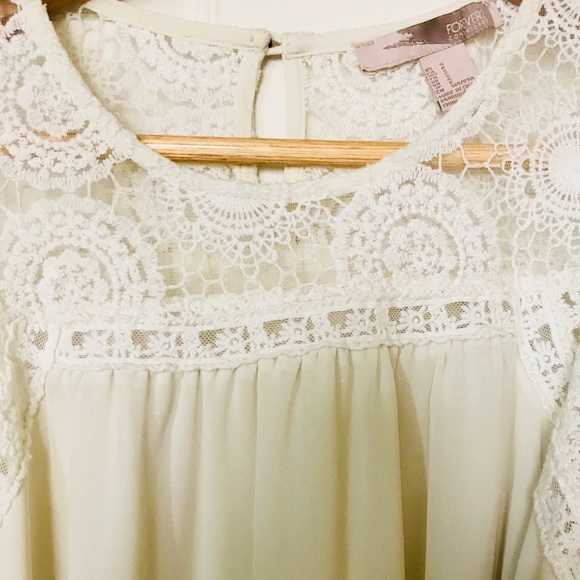 CUTEST WHITE DRESS EVER - Picture 3 of 4